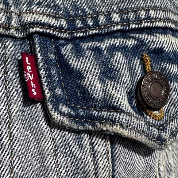 Levi’s Denim Jacket - Picture 4 of 6